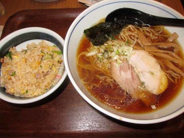 「純鶏らーめん醤油　620円＋ミニ炒飯　320円」@麺処直久 新橋店の写真