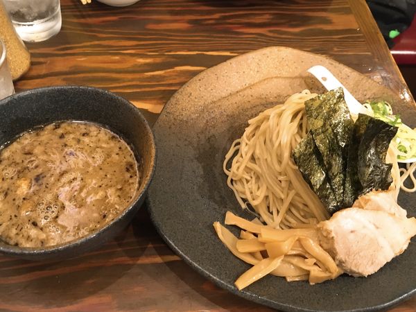 「もつつけ麺」@龍の家 新宿小滝橋通り店の写真