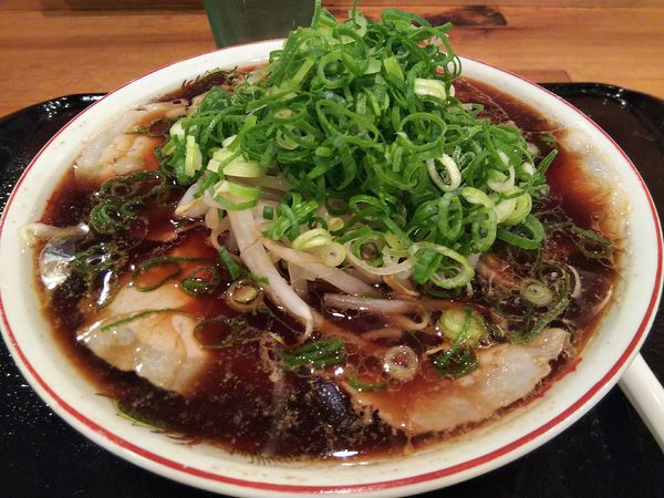 「黒中華そば　※麺の硬さ：普通」@中華そば 焼きめし やま本の写真