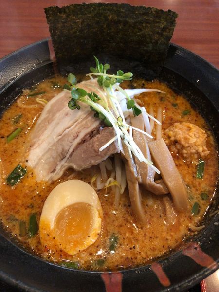 「辛味噌ラーメン」@らーめん 雷豚 白岡店の写真