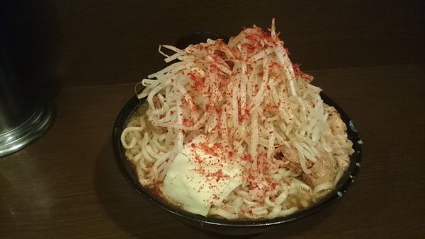 「麺増し・大ブタ(トウガラシヤサイマシマシカラメ)¥930」@ラーメン二郎 JR西口蒲田店の写真
