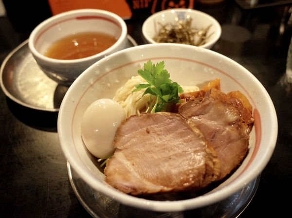 「淡麗つけ麺…700円＋店主の気分盛り…300円」@麺坊 炗の写真