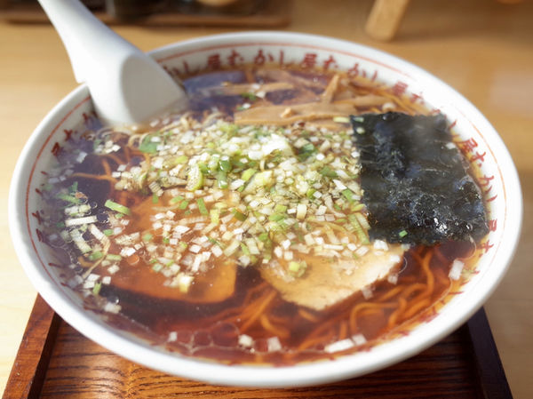 「醤油らーめん…700円」@らーめん むかし屋の写真