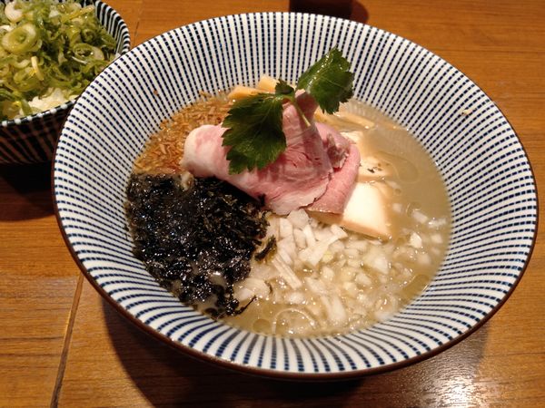 「冷やし煮干白湯」@寿製麺よしかわ 川越店の写真