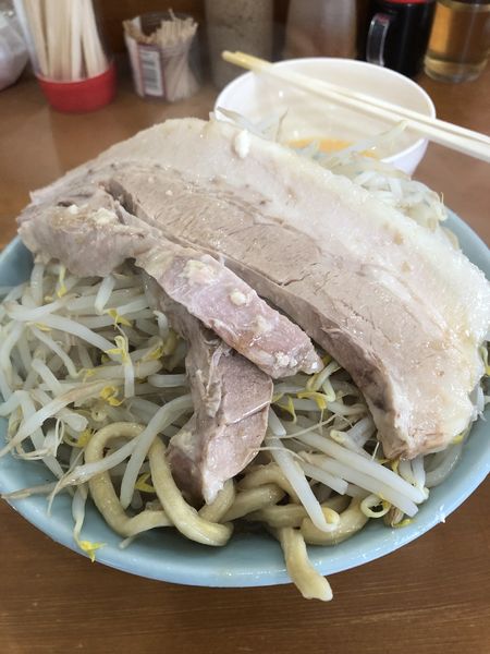 「ラーメン（オーション麺・にんにく）¥780＋生卵¥70」@ラーメン ジライヤの写真