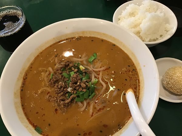 「坦々麺、ライス、ゴマ団子で550円、10/31まで」@百香亭 野田店の写真