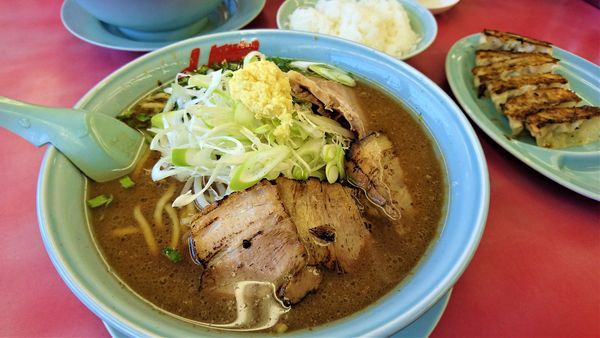 「限定/豚バラ生姜醤油らーめん+大盛り+豚2枚増し+他」@ラーメン山岡家 瑞穂店の写真