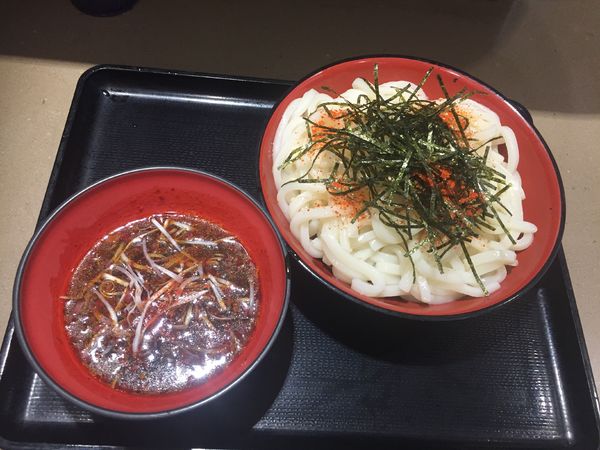 「【期間限定】赤ざるボーイうどん¥450」@名代 富士そば 大宮東口店の写真