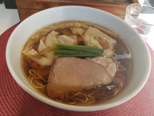 「醤油ワンタン麺¥1080」@麺や金時の写真
