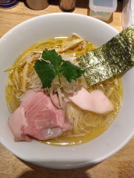 「鶏そば (塩) 780円 味玉 (麺パス)」@麺屋 れんしんの写真