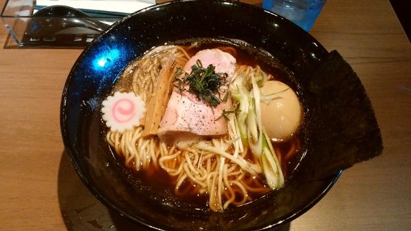 「二段仕込みスープ煮干ラーメン¥600+味玉¥100-」@RAMEN Wingの写真