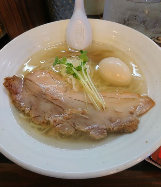 「塩味玉らーめん」@めんや仁の写真