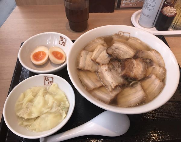 「チャーシュー麺+味玉+ワンタン　※創業祭」@喜多方ラーメン坂内 取手店の写真
