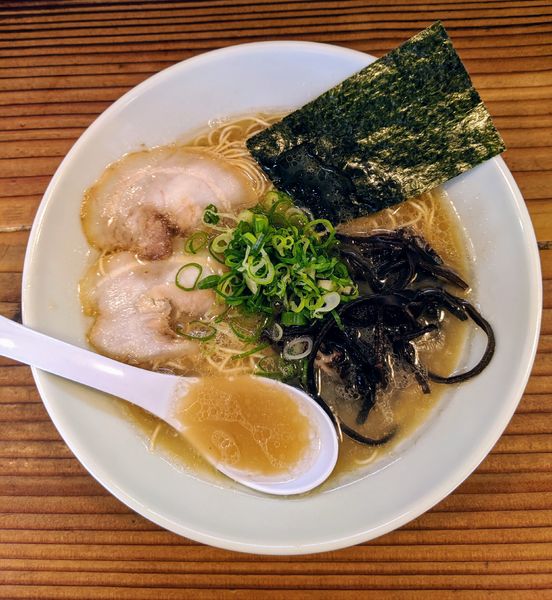 「ラーメン(かため)　650円」@博多濃麻呂 二子玉川店の写真