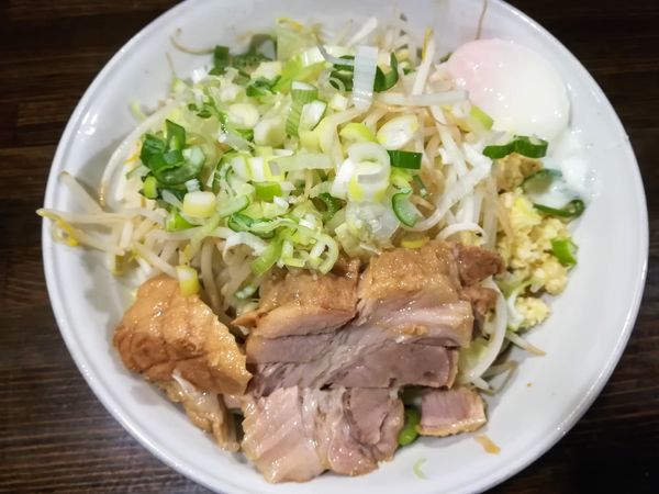 「油そばブシ990麺少なめ野菜マシマシニンニクマシネギマシマシ」@ちばから 渋谷道玄坂店の写真