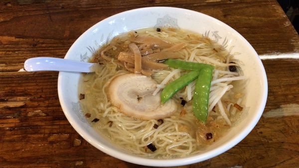 「塩らーめん+サービス大盛」@かおたんラーメンえんとつ屋 南青山店の写真