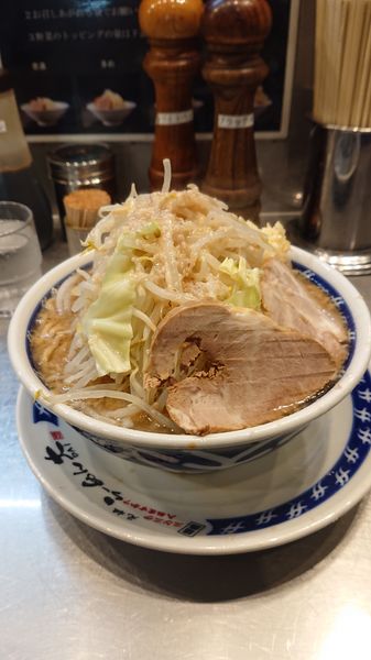 「ラーメン中  野菜多め  ニンニク  油」@らーめん大 大森店の写真
