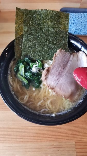 「豚骨醤油」@横濱家系ラーメン hinoyaの写真