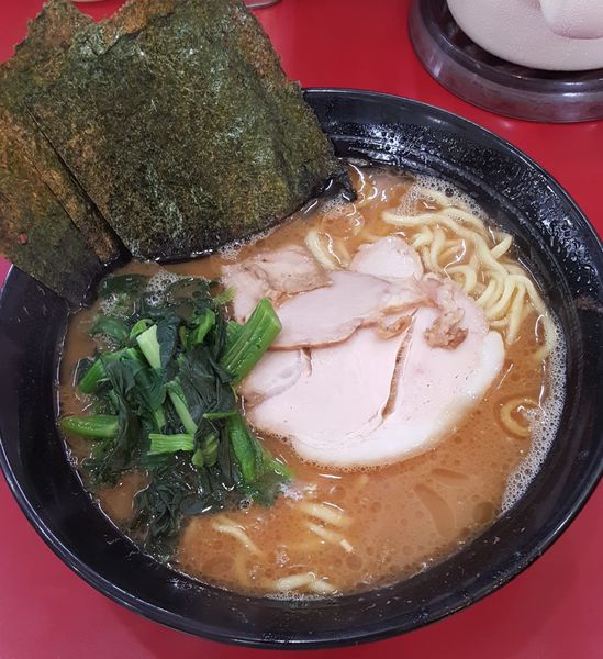 「ラーメン中盛」@杉田家 千葉祐光店の写真