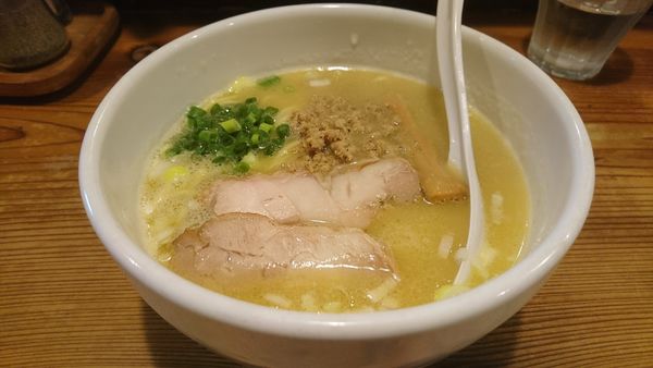 「【昼】白鶏らーめん」@鶏の穴の写真