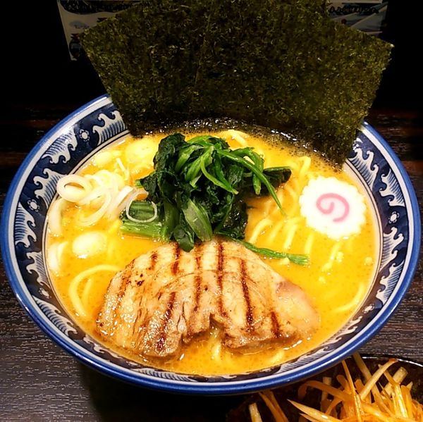 「濃厚豚骨ラーメン(味噌)＋辛ネギ(別皿)」@麺屋 武士道 本店の写真