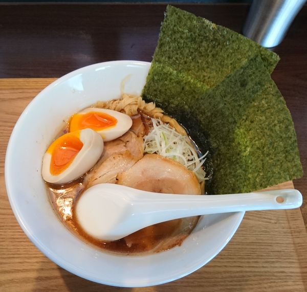 「旨味醤油らぁ麺 全部のせ」@Life is beautiful らぁ麺 & Cafe'barの写真