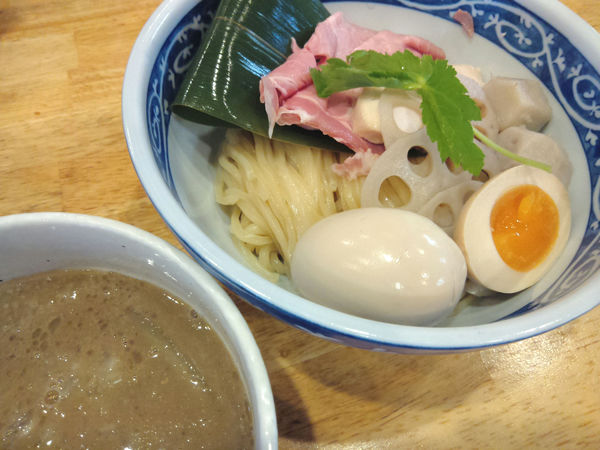 「【限定】里芋と煮干のとろ～り濃厚つけ麺 ￥950・味玉」@寿製麺よしかわ 坂戸店の写真