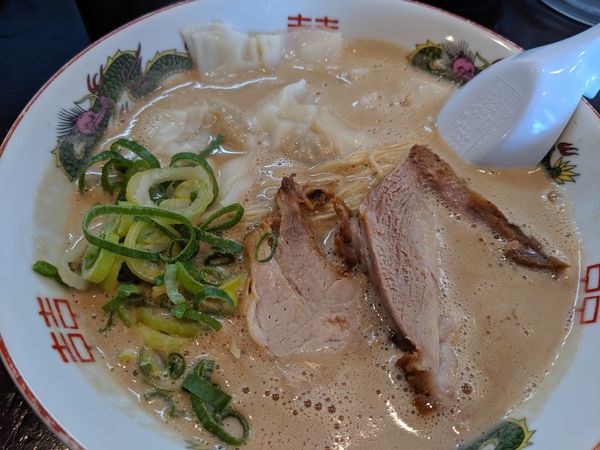 「ワンタンメン¥700　替玉¥100」@天龍ラーメンの写真