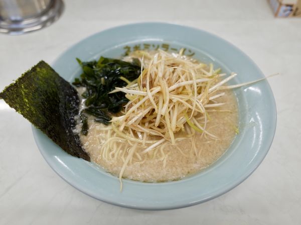 「ネギコテラーメン 並盛…800円＆ワカメ増し…100円」@ラーメンショップ いなべ北勢店の写真