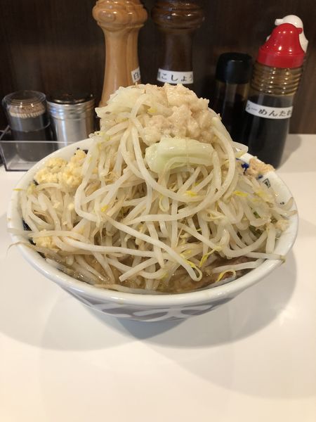 「らーめん中盛り(全マシ)」@ラーメン大 柏店の写真