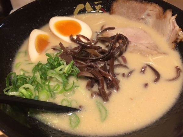 「半熟煮卵ラーメン¥830」@らーめん二男坊 博多デイトス店の写真