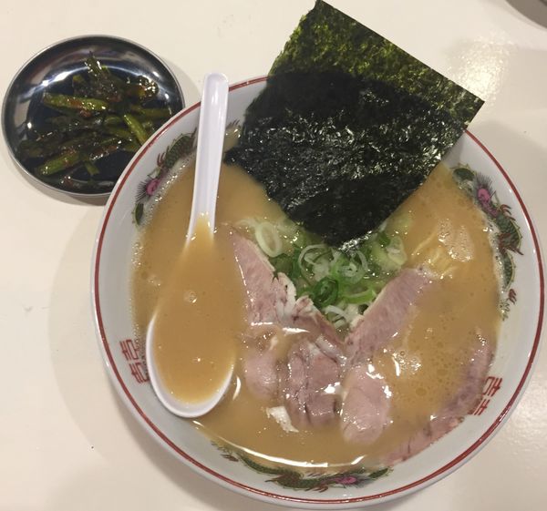 「ラーメン690円他」@ラーメン食堂酒場 ブルースの写真