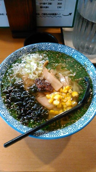 「梅しそらぁ麺　880円　ラーパス　アイスウーロン茶」@うなりの写真