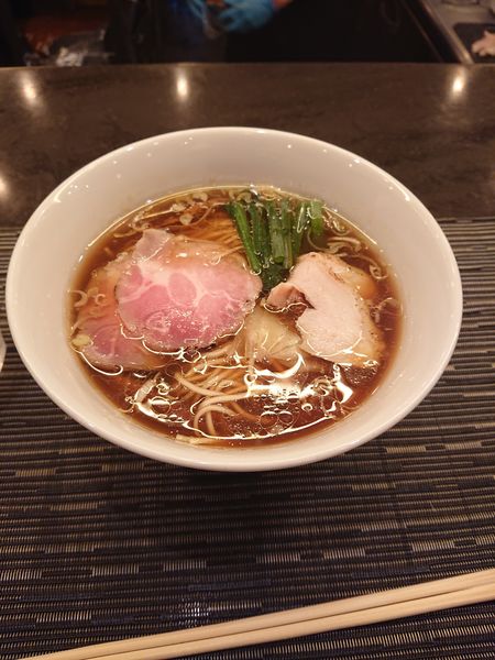 「醤油ラーメン900円」@自家製麺 MENSHO TOKYOの写真