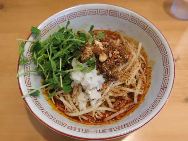 「汁なし担々麺：880円」@担々飯店の写真