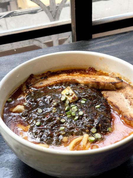 「ブラックラーメン」@まっちゃんラーメン 一筋 葛飾立石本店の写真