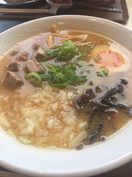 「まかない味噌ラーメン　690円」@中華そばとおコメのお店 メシケン。の写真