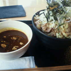 カレー肉蕎麦 900円