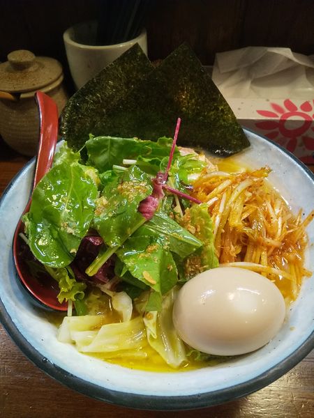 「塩ラーメン トリュフオイル掛け 具だくさん」@『   』（無銘）の写真