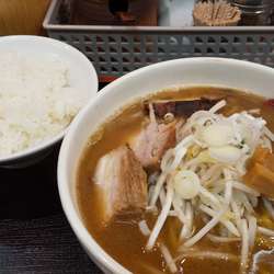 醤油ラーメン(限定ラーメン)850円ライス100円