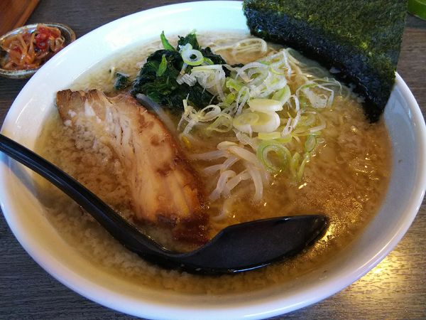 「塩　：細麺　（大盛り）」@信州麺屋 とんずら －カエン－の写真