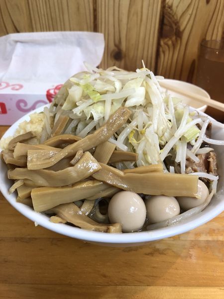 「小ラーメン（にんにく）＋うずら卵＋メンマ＋生卵¥1,050」@らーめん つの旨の写真