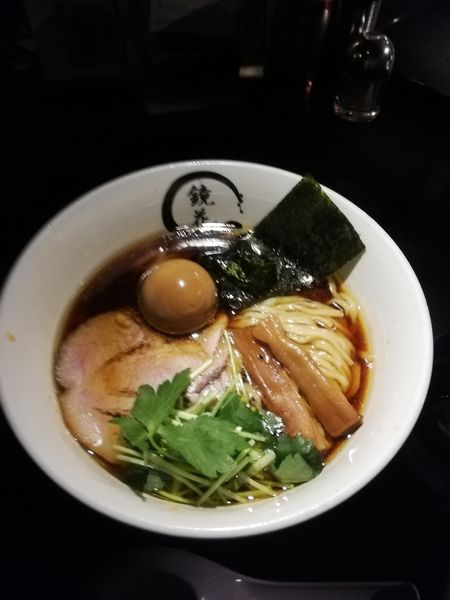 「醤油ラーメン　1100円　クーポン味玉」@らーめん愉悦処 鏡花の写真