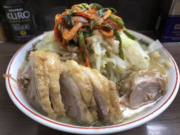 「小豚＋ニラキムチ」@ラーメン二郎 横浜関内店の写真
