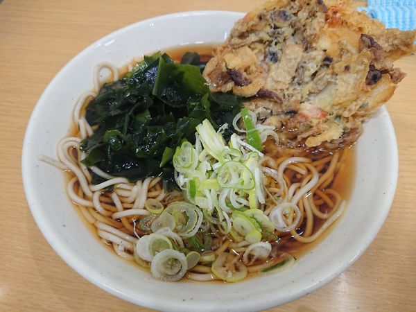 「【10～11月限定】きのこのかき揚げそば 460円」@めん処一ぷく 新座店の写真