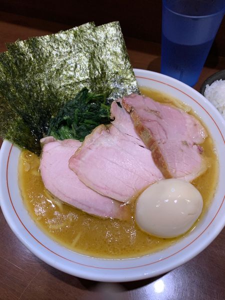 「特製らーめんもも1000円＋ライス100円。」@らーめん飛粋の写真