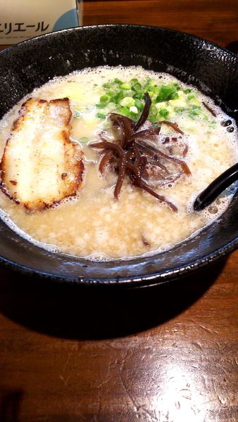 「九州とんこつらぁめん(690円)・替玉(100円)」@九州らあめん どん きさろく 八柱店の写真