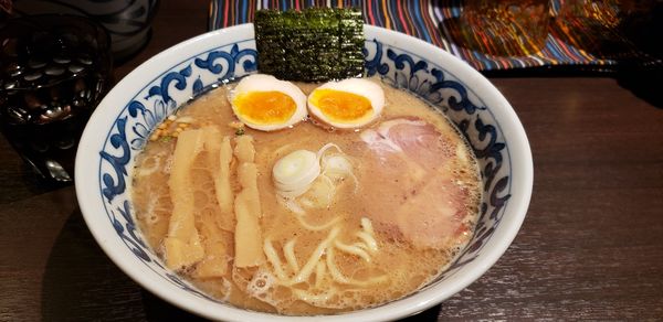 「煮玉子濃厚らー麺」@九段 斑鳩 市ヶ谷本店の写真