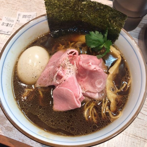 「【限定】四つ葉ブラック」@中華そば 四つ葉の写真