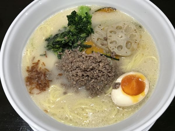 「牛骨白湯(コムタン)大」@五瞭の写真